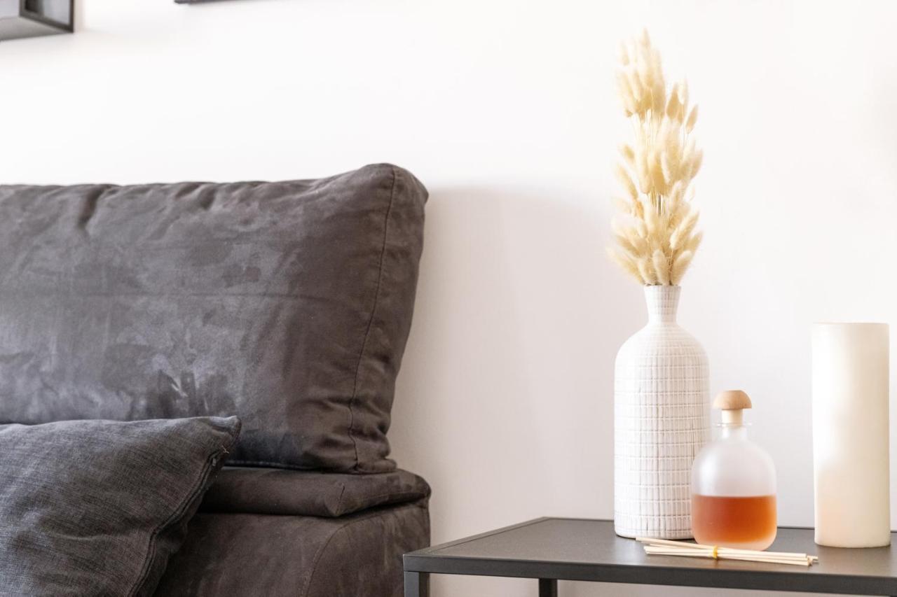 Loft Con Terrazzo - 3 Min Dalle Autostrade By Followgreenhouserome Luaran gambar