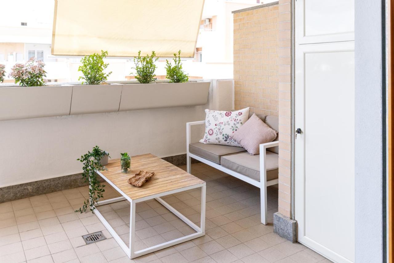 Loft Con Terrazzo - 3 Min Dalle Autostrade By Followgreenhouserome Luaran gambar