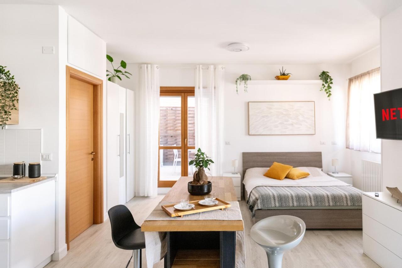 Loft Con Terrazzo - 3 Min Dalle Autostrade By Followgreenhouserome Luaran gambar