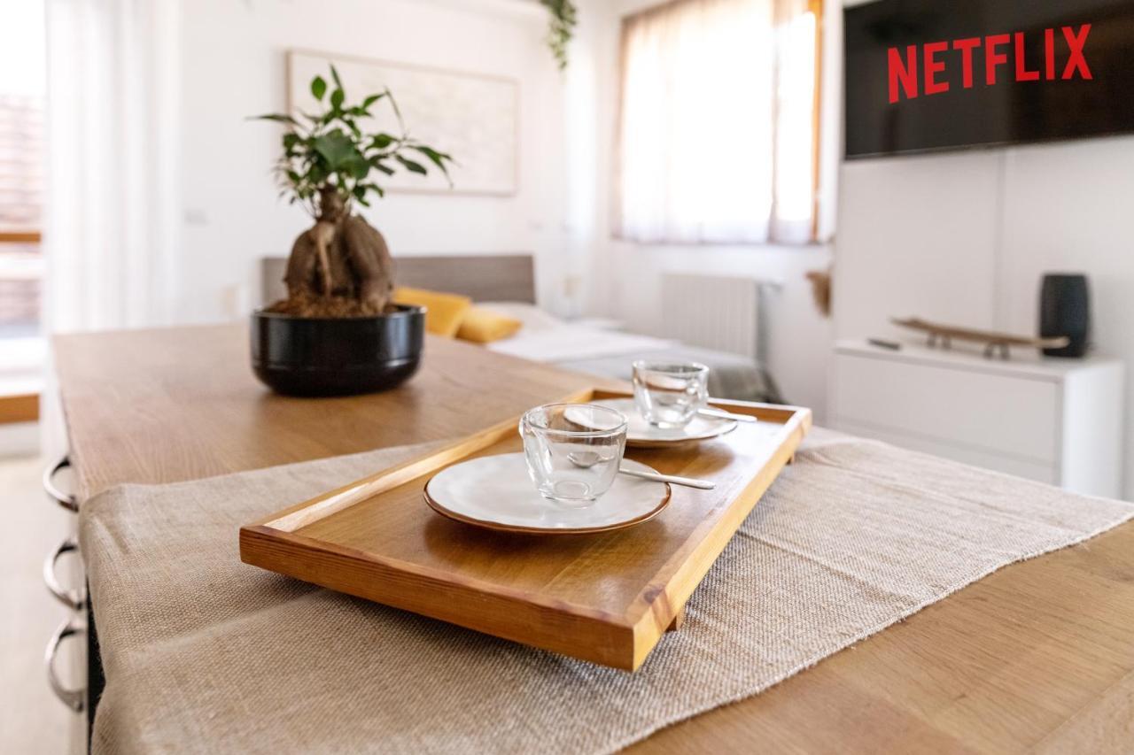 Loft Con Terrazzo - 3 Min Dalle Autostrade By Followgreenhouserome Luaran gambar